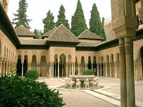 Cortile_dei_Leoni_Alhambra.jpg