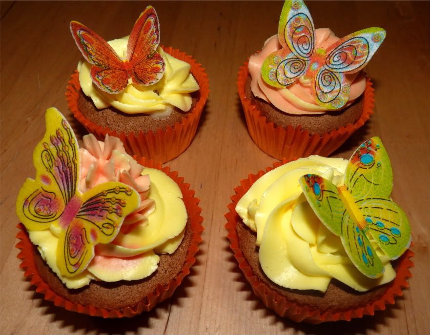 http://i1019.photobucket.com/albums/af315/wendieverhaar/cupcakes/008.jpg