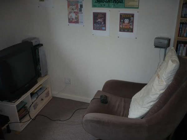 i1019.photobucket.com/albums/af318/STEFLYNN74/GAMES%20ROOM/COMFYCHAIR.jpg