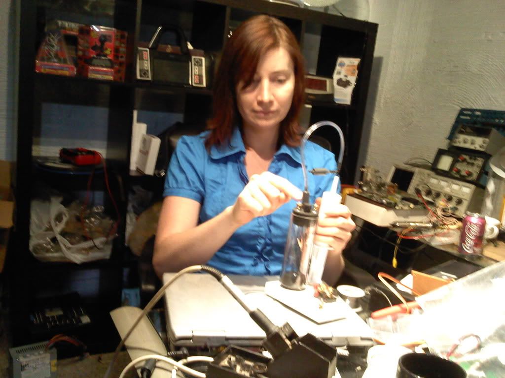 Jeri Ellsworth in her new "Nerd Dungeon" reviewing Reinventing Edison (image by Simon Langhof) Jeri Ellsworth in her new "Nerd Dungeon" reviewing Reinventing Edison (image by Simon Langhof)